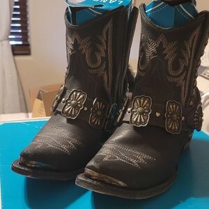 Women's Black Embroidered Heeled Boots